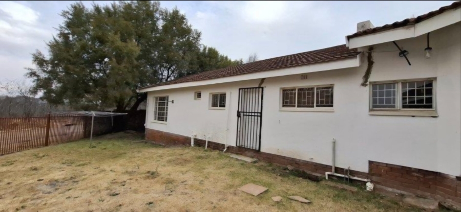 6 Bedroom Property for Sale in Ficksburg Free State